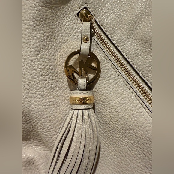 Michael Kors Charm Tassel tote - Picture 3 of 6